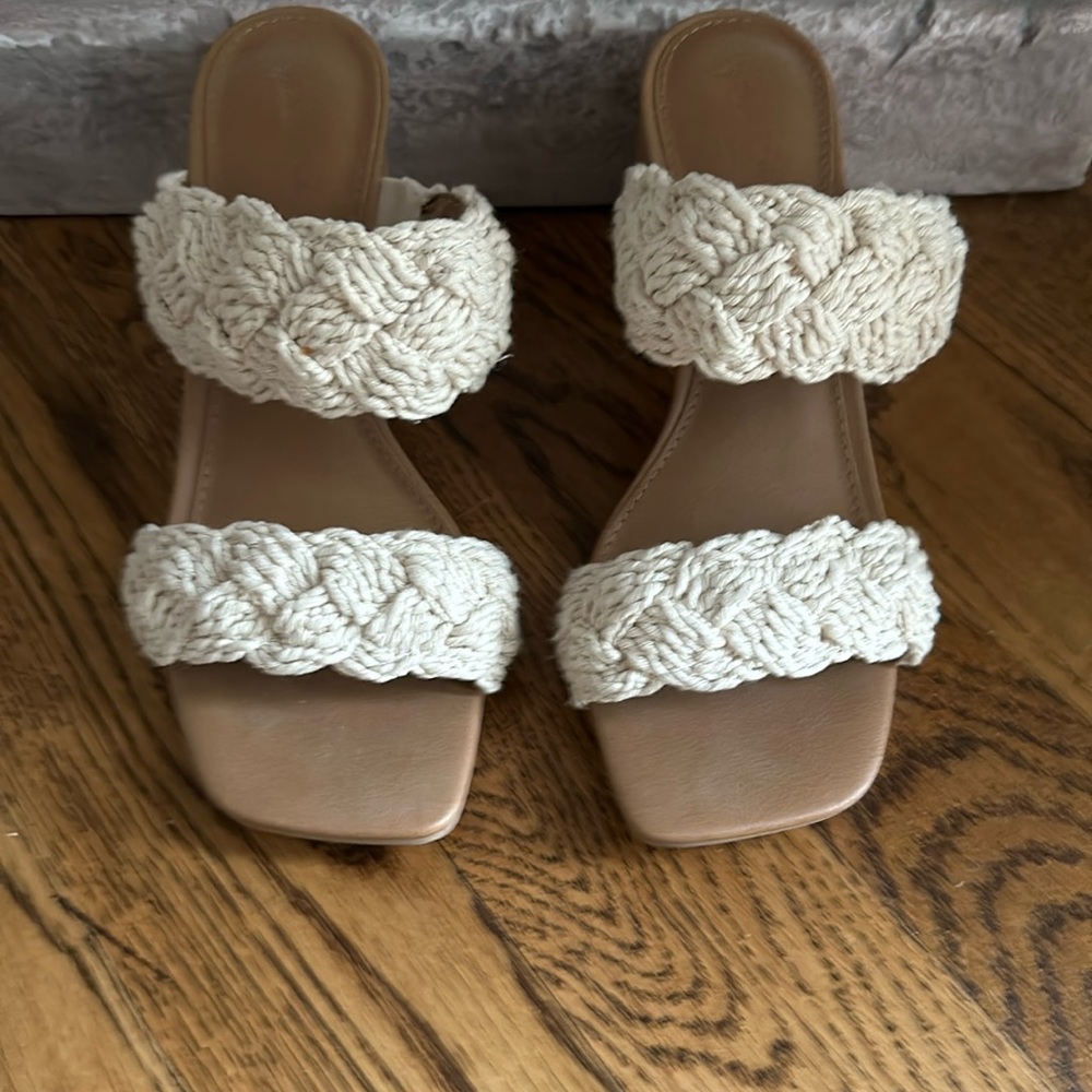 Universal Thread Macrame Sandals SZ 6.5